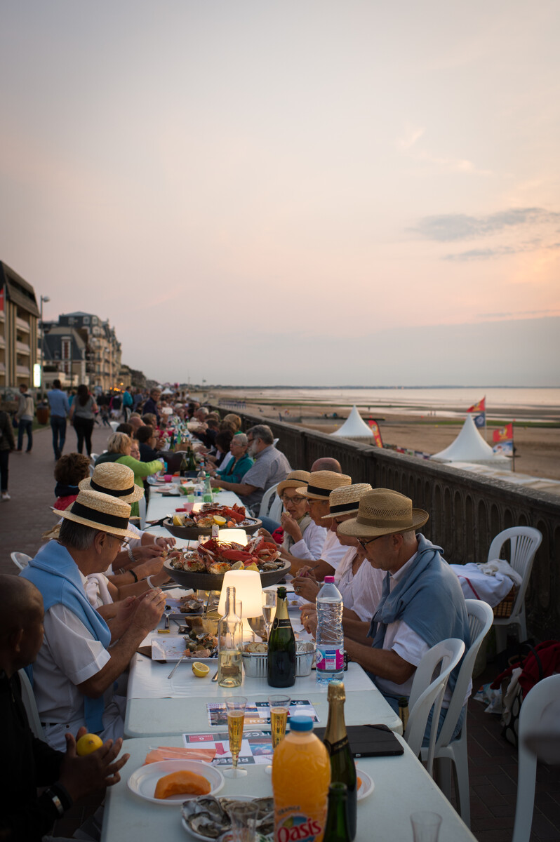 diner sur la digue