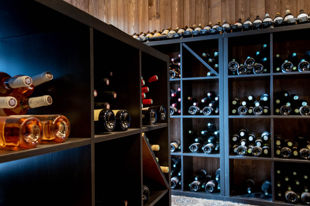 Les Bouchons du Pavé – Wine cellar