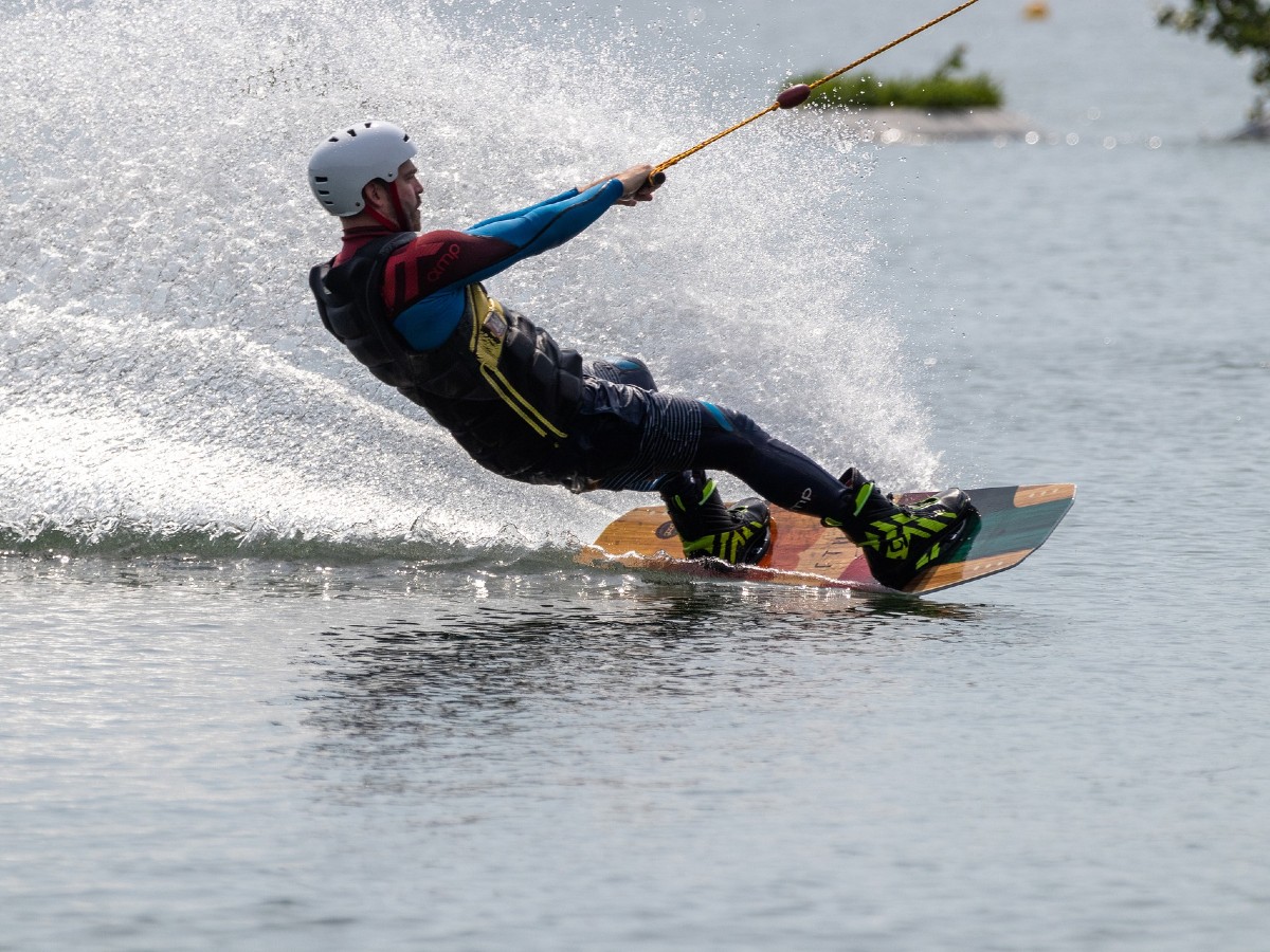 Wakeboarden en waterskiën – Le Menhir